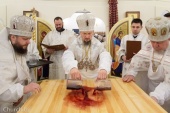Патриарший экзарх всея Беларуси освятил храм великомученицы Варвары в Солигорске